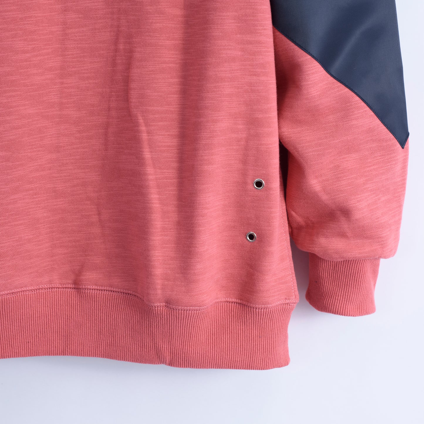 Men’s Crew Neck Solid Color Zip Pocket Sweatshirt.