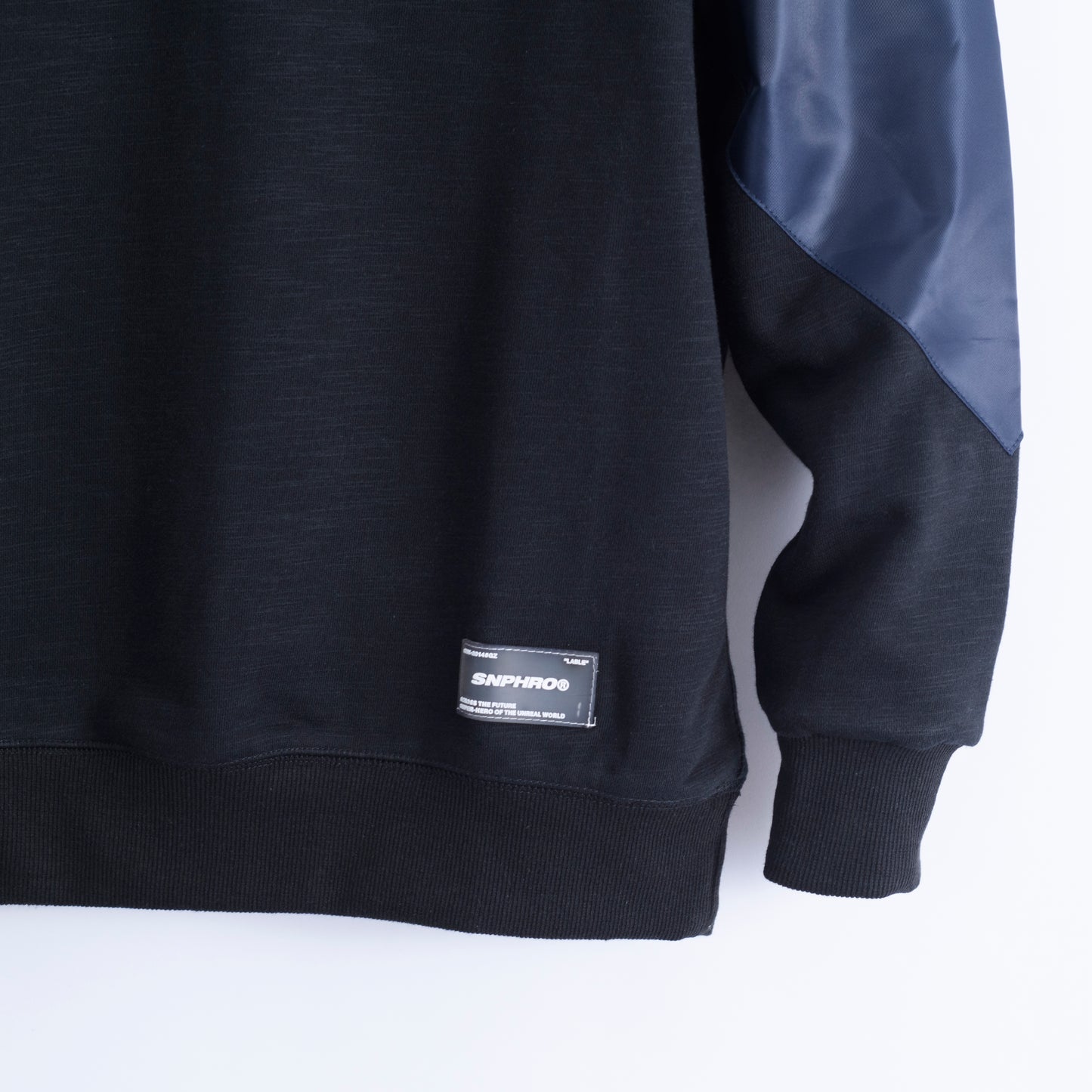 Men’s Crew Neck Solid Color Zip Pocket Sweatshirt.