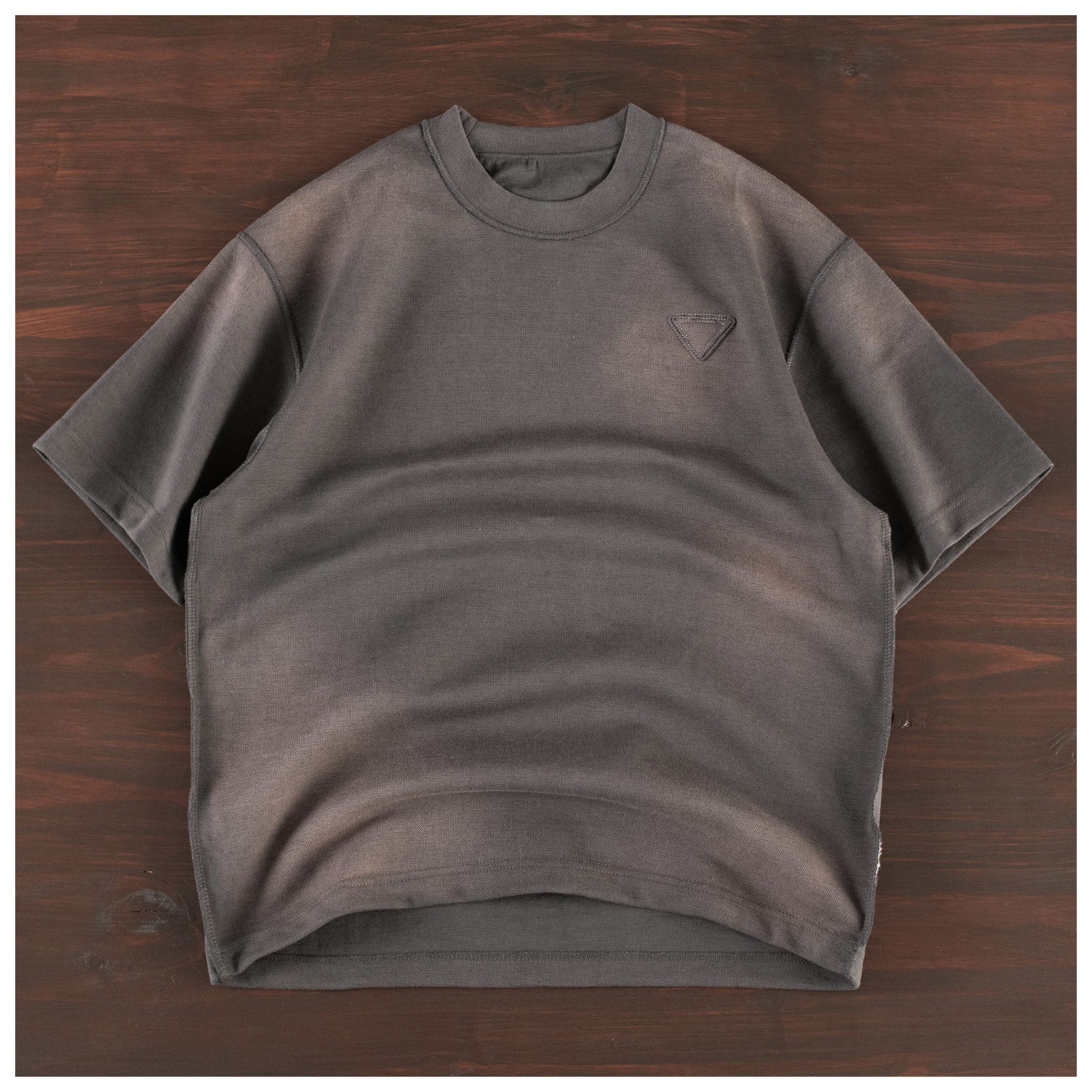 shadow-fade-minimal-boxy-tee