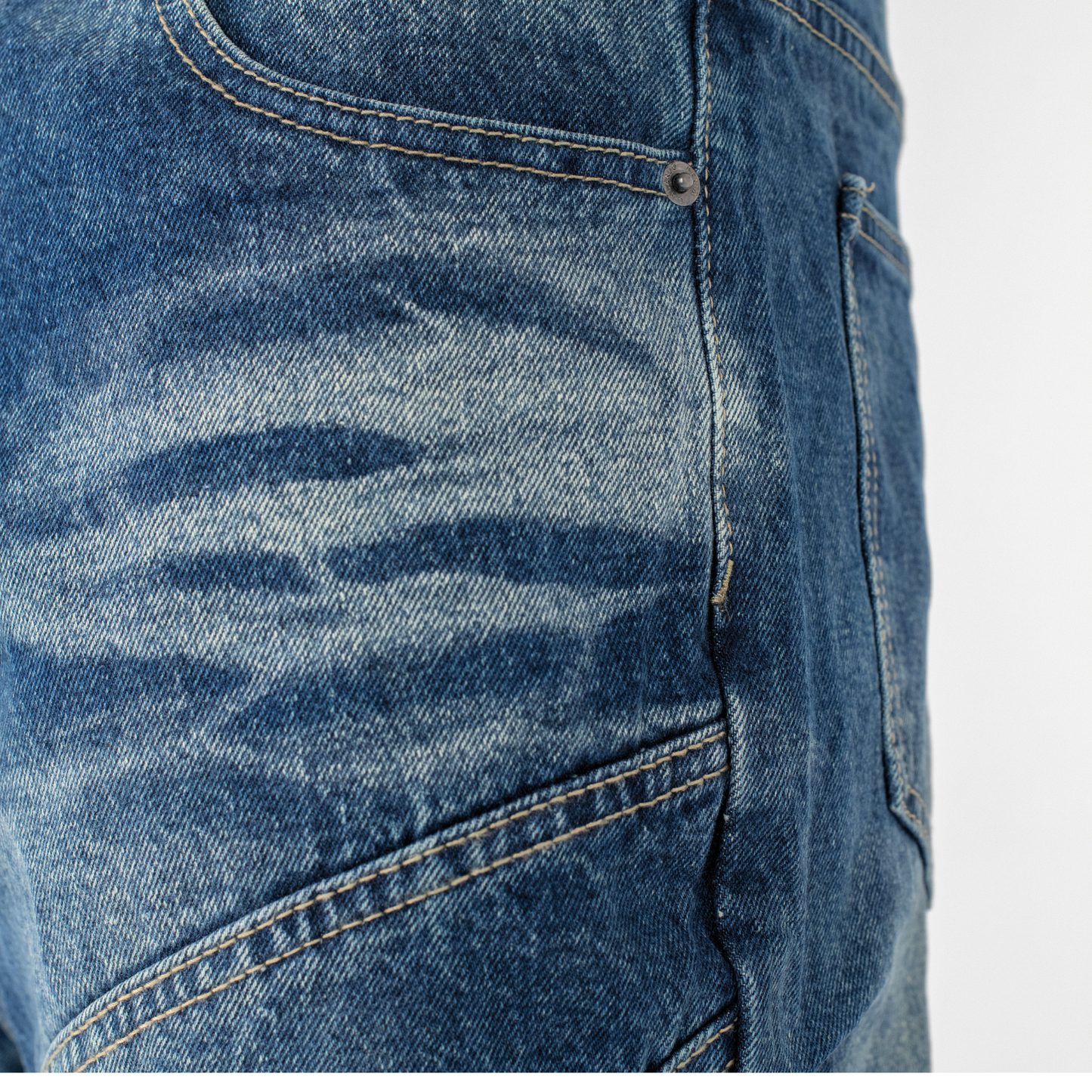 Arc Line Washed Baggy Denim