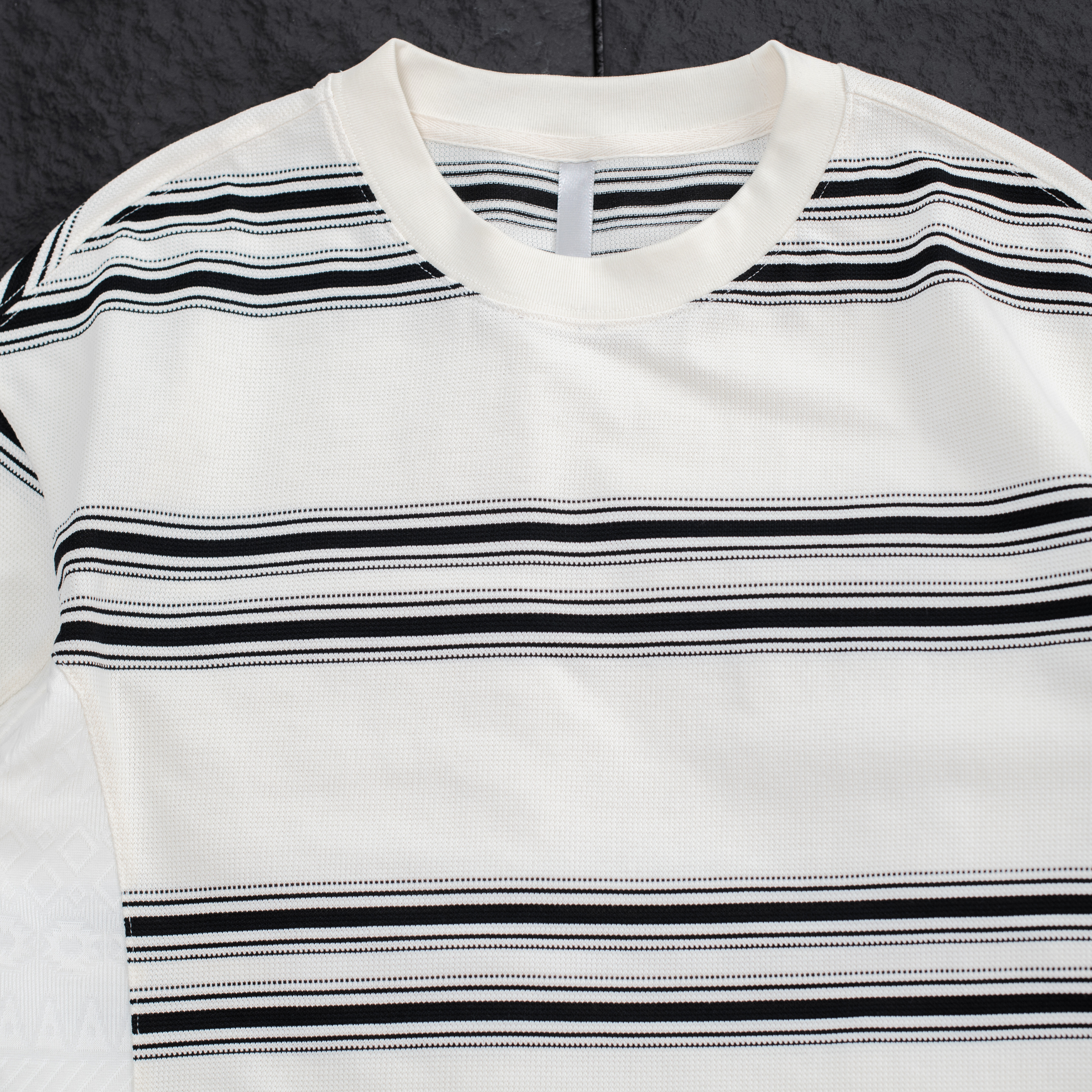 linear-drift-textured-stripe-t-shirt