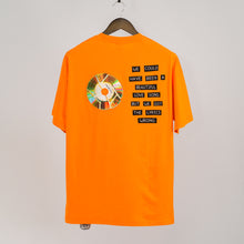 Load image into Gallery viewer, Men Broken CD Letter Graphic Tshirt
