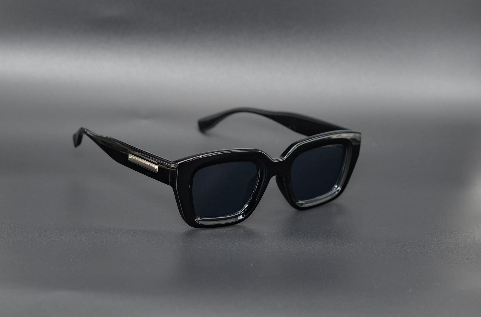 square-frame sunglasses