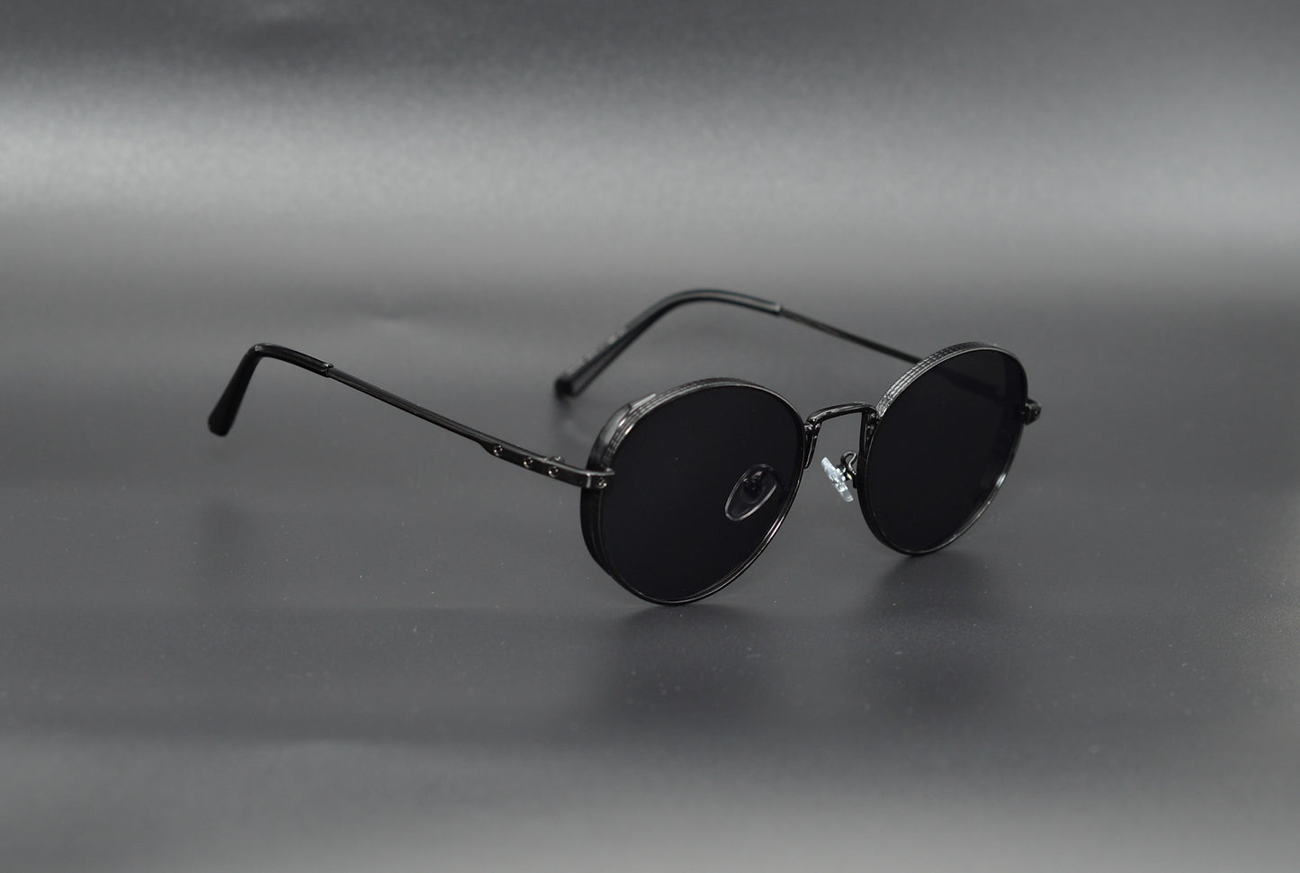 Round Classic Frame Sunglasses